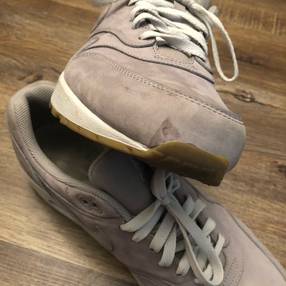 Nike Airmax Premium Sneakers - Picture 2 of 4